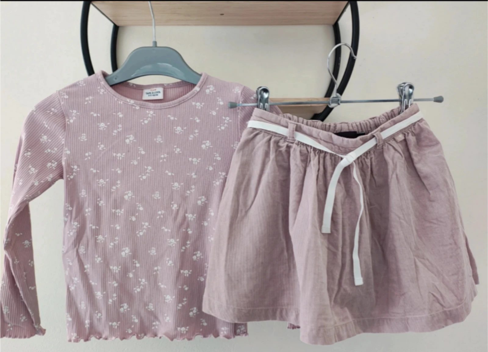 5 ans ensemble côtelé Teeshirt tape a l'oeil et jupe sergent major 
